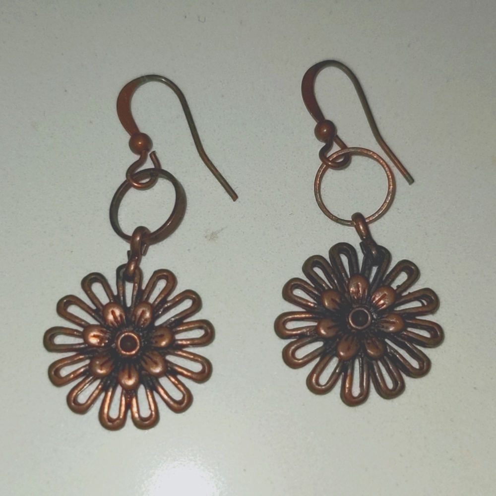 Copper flower earrings NWOT